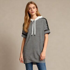 €591 N°21 Black and White Knit Hooded Mini Dress Size M